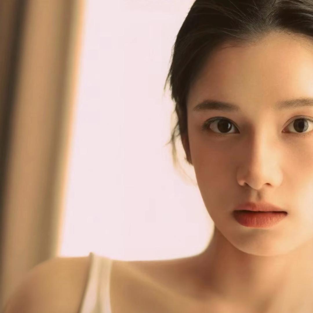 扶老奶奶闯红绿灯