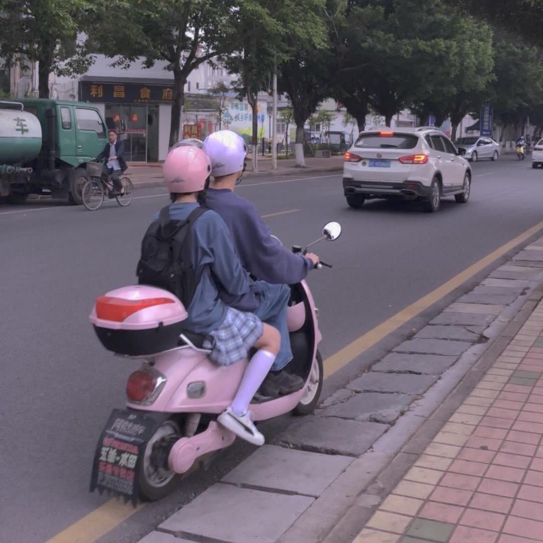 大🦢有六个太阳