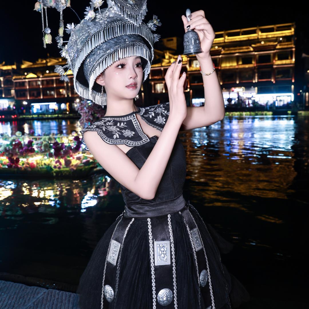 💕᭄吴颜ꦻ⁵₂⁰
