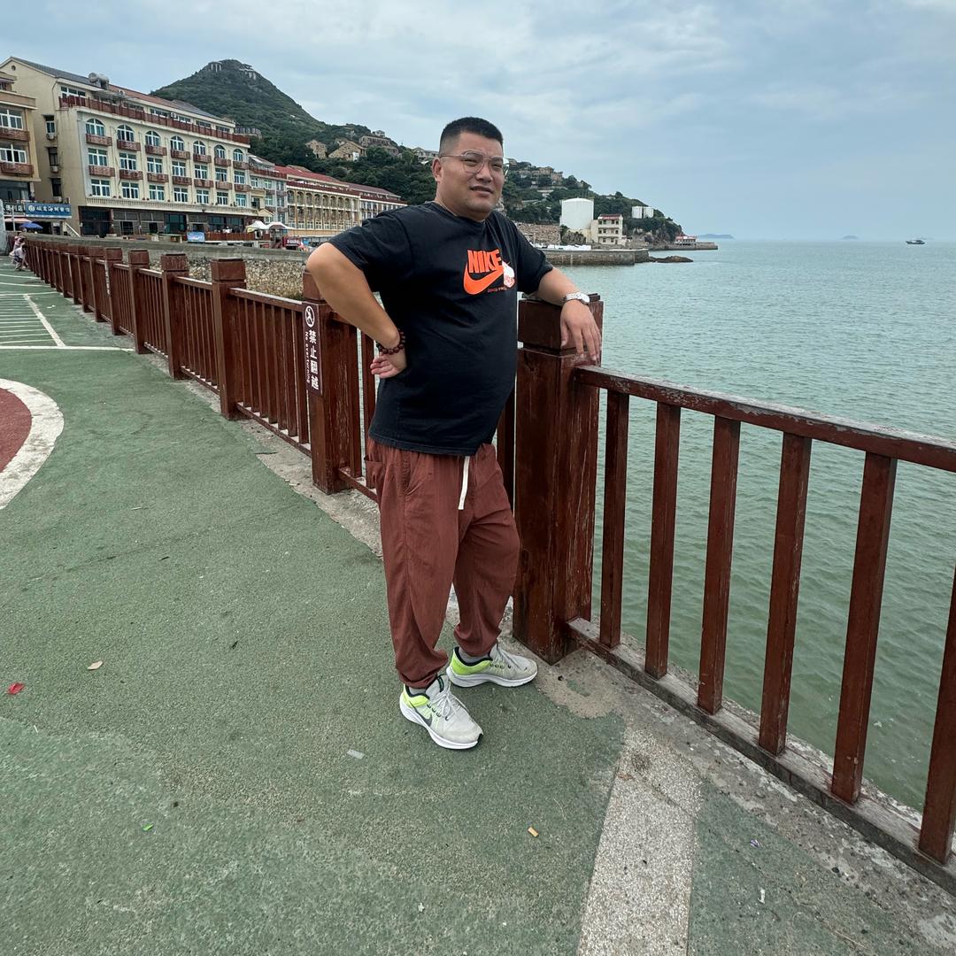 丑 八 怪