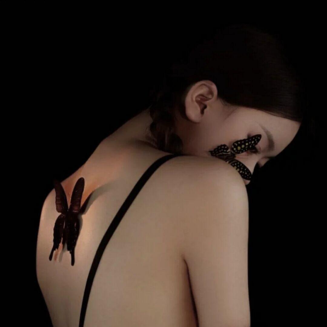 一拳打飞小小怪