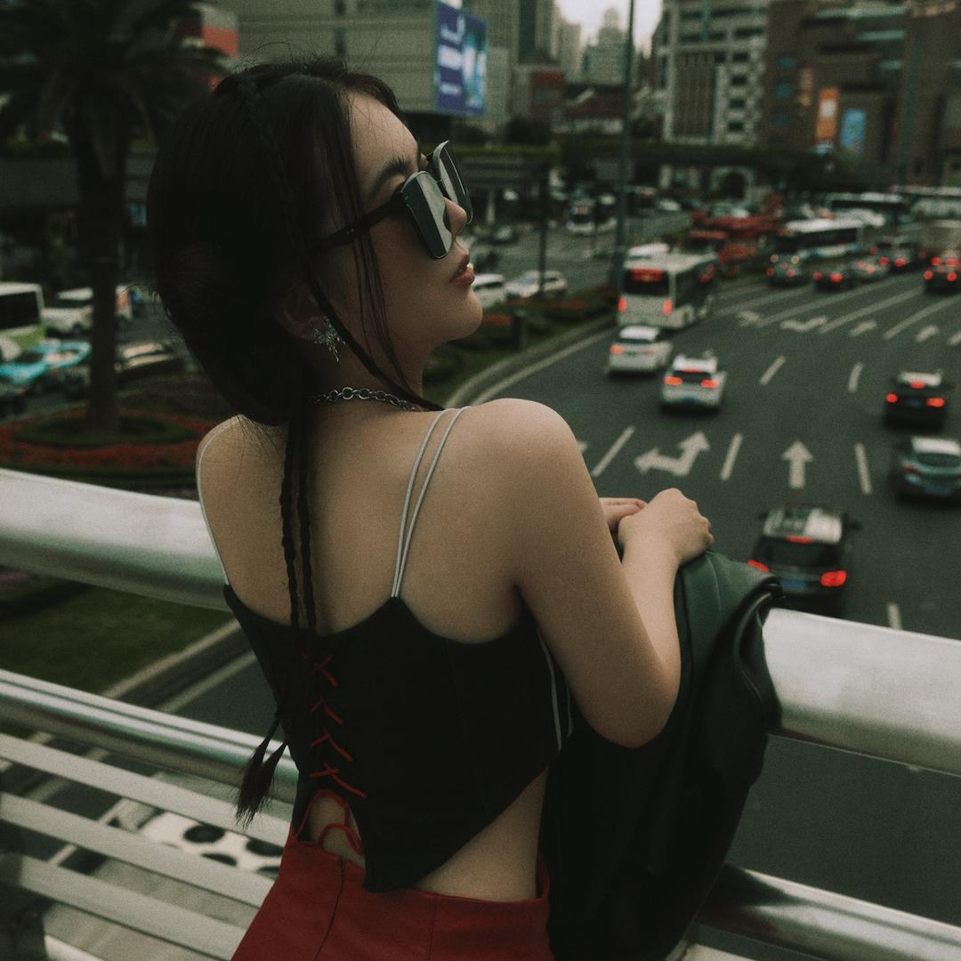 Jǐ