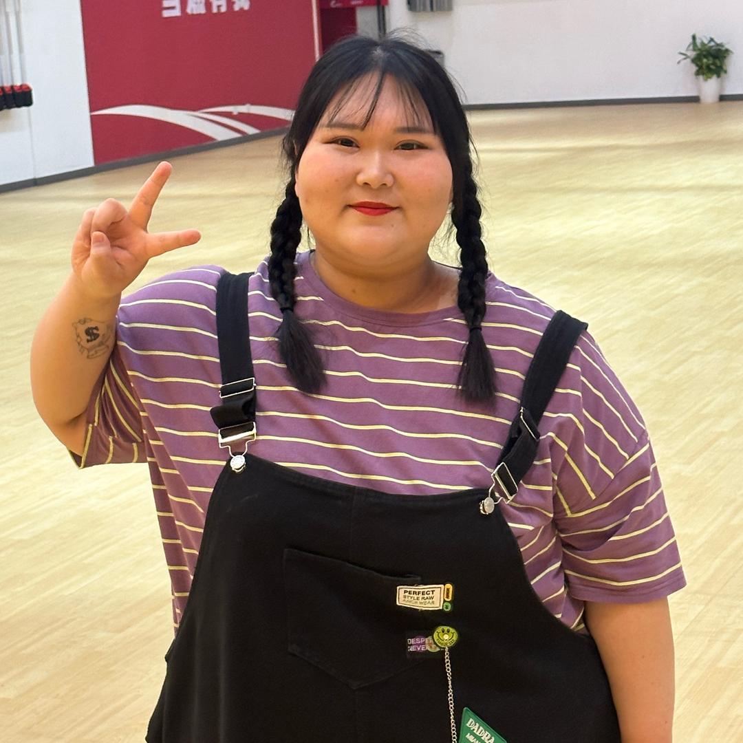 叫我亦菲～