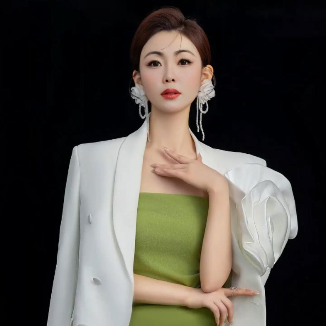 镁纪缘英子
