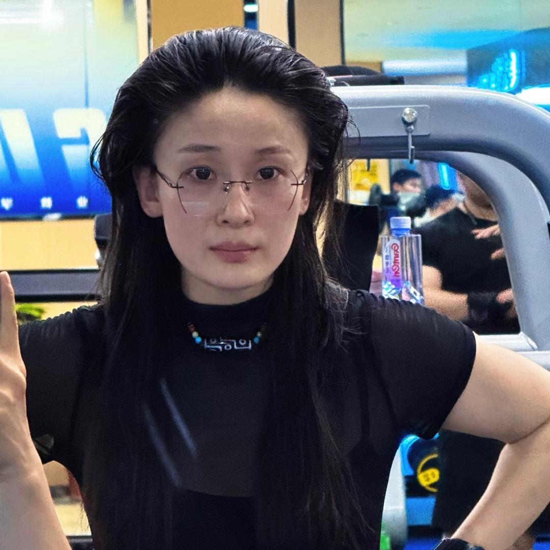 爱健身的戏精杨小雨