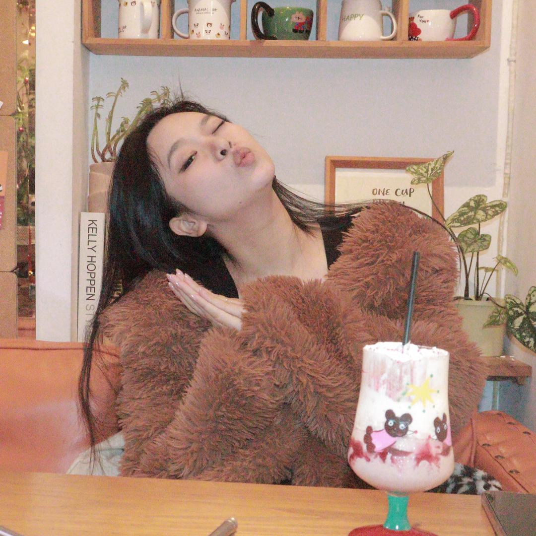 教流行演唱的小怡