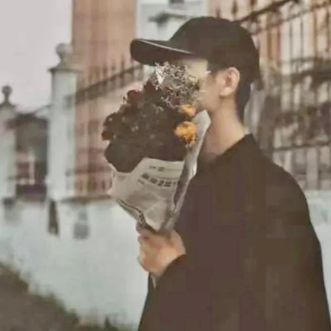 黎哩哩哩