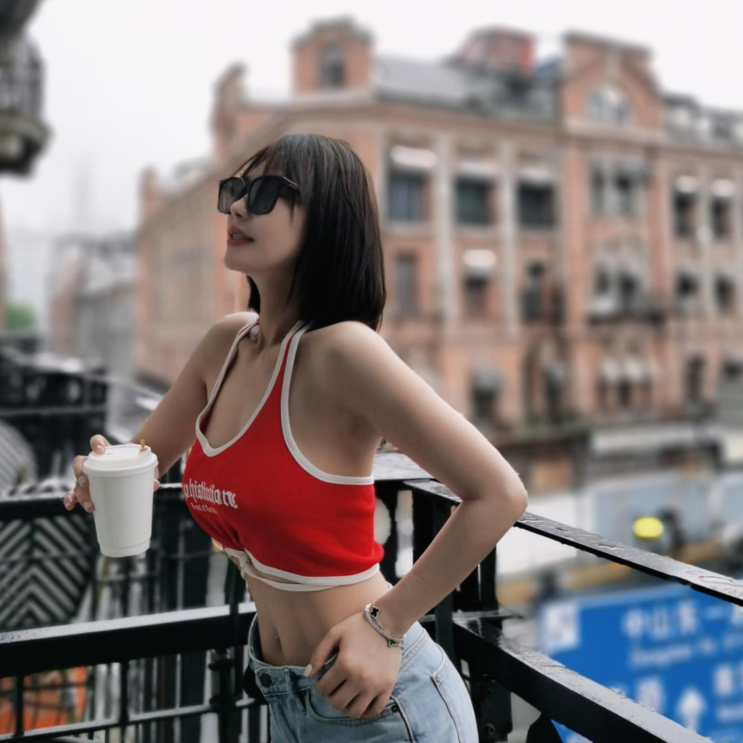 周薇