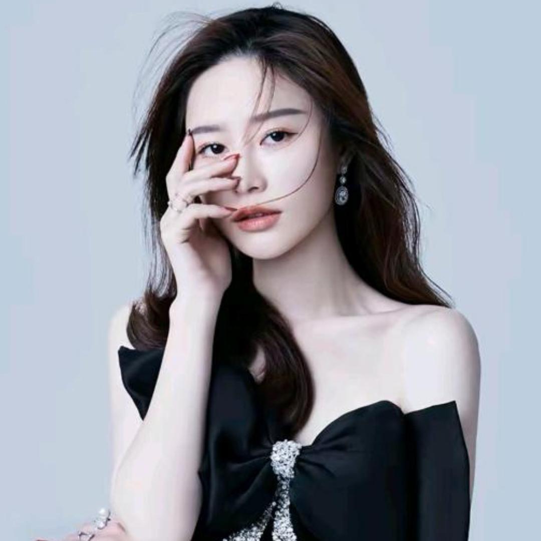 邱莹莹(臻选衣橱)