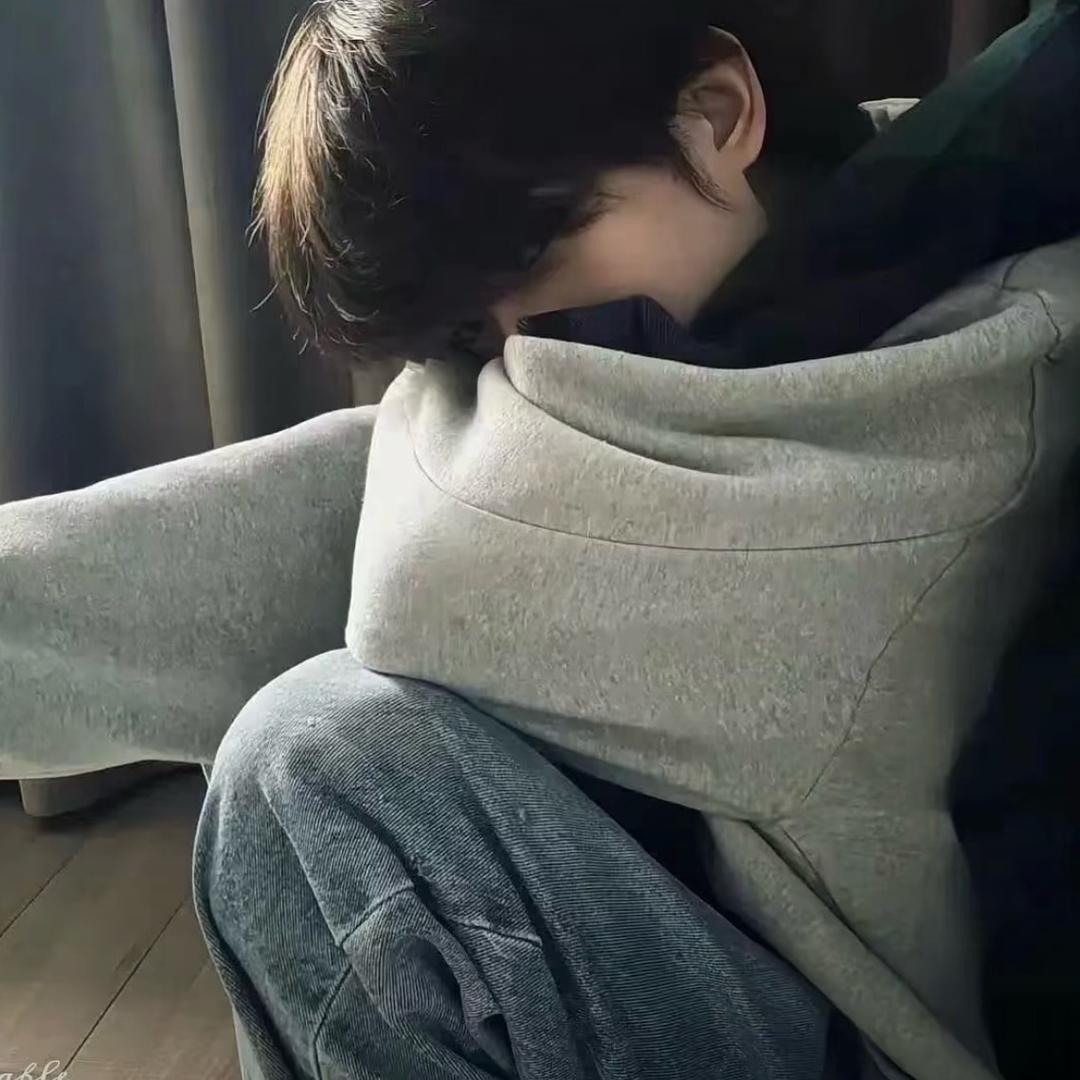 忧郁的小水