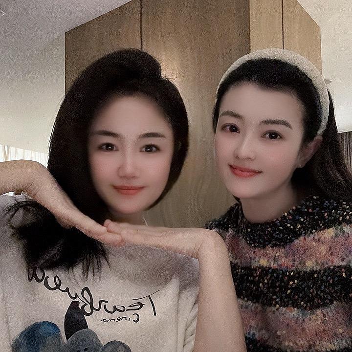 沫沫妈和小姑子(布丁哈鲁)