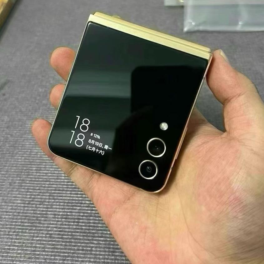 焱焱折叠手机