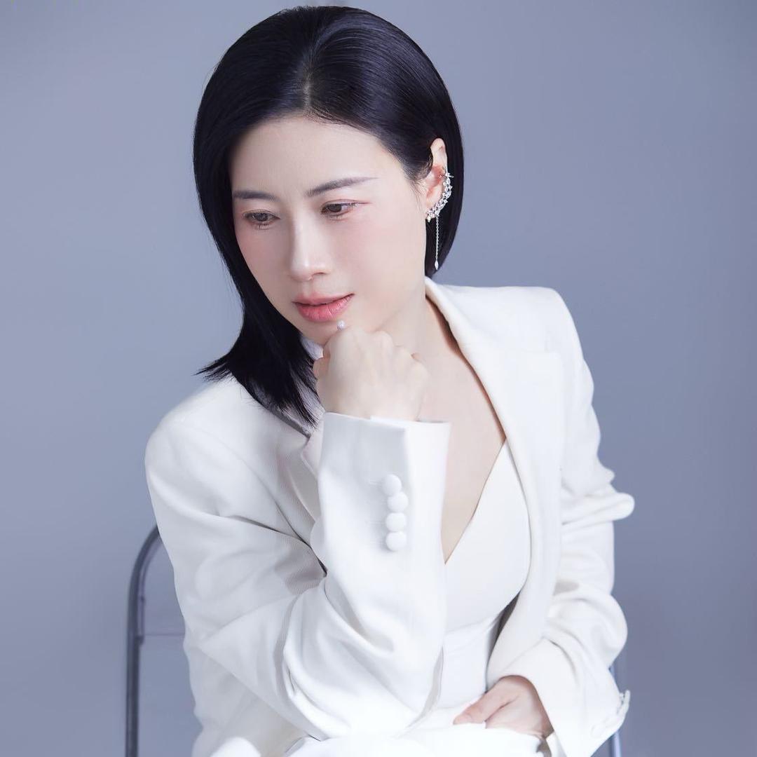 范范瑜伽 _江江老师