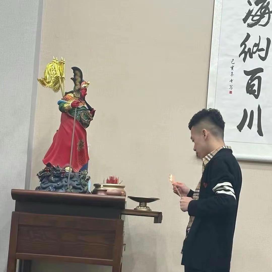 李思瑶的仆人.