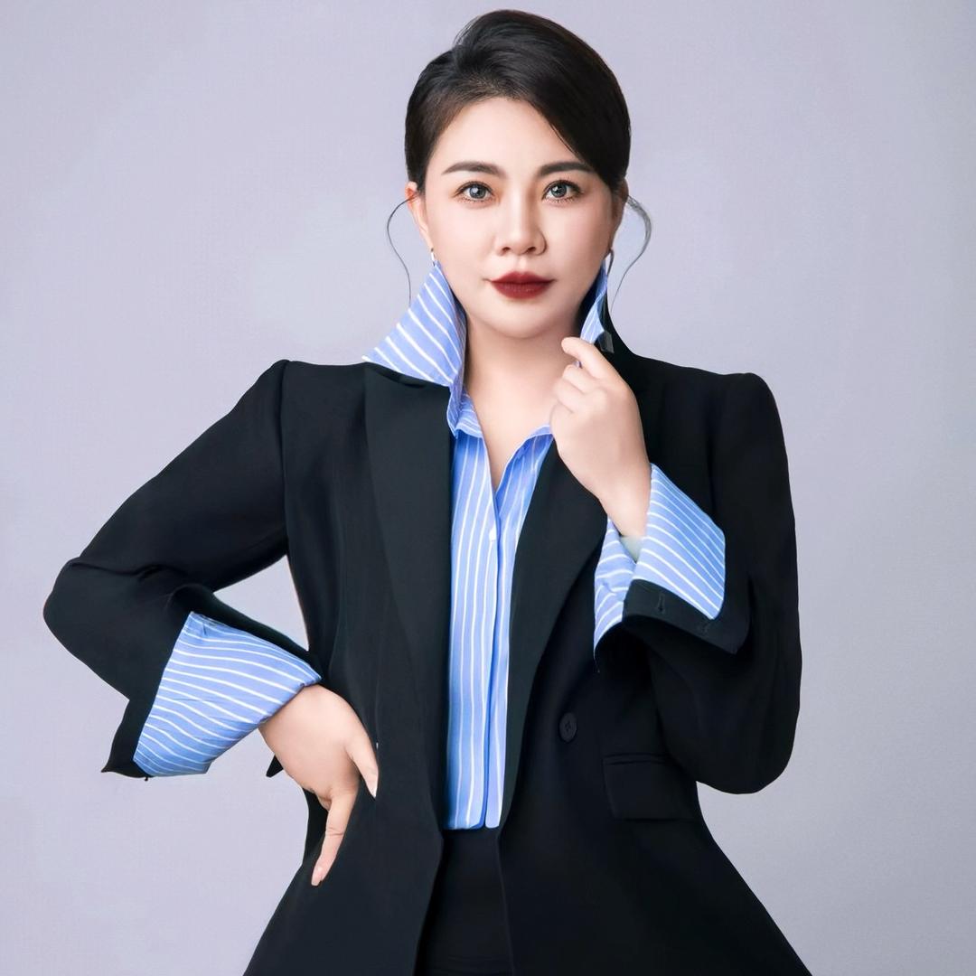 威海教化妆的佳姐