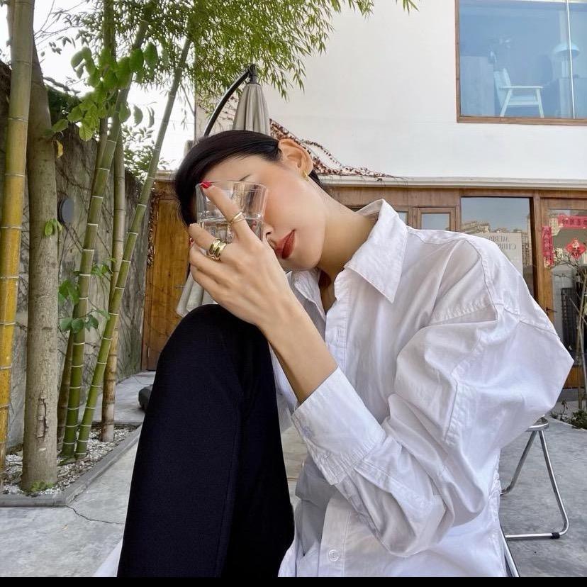 李李.