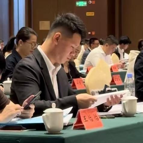 魏老板的小灵人洗脸巾工厂