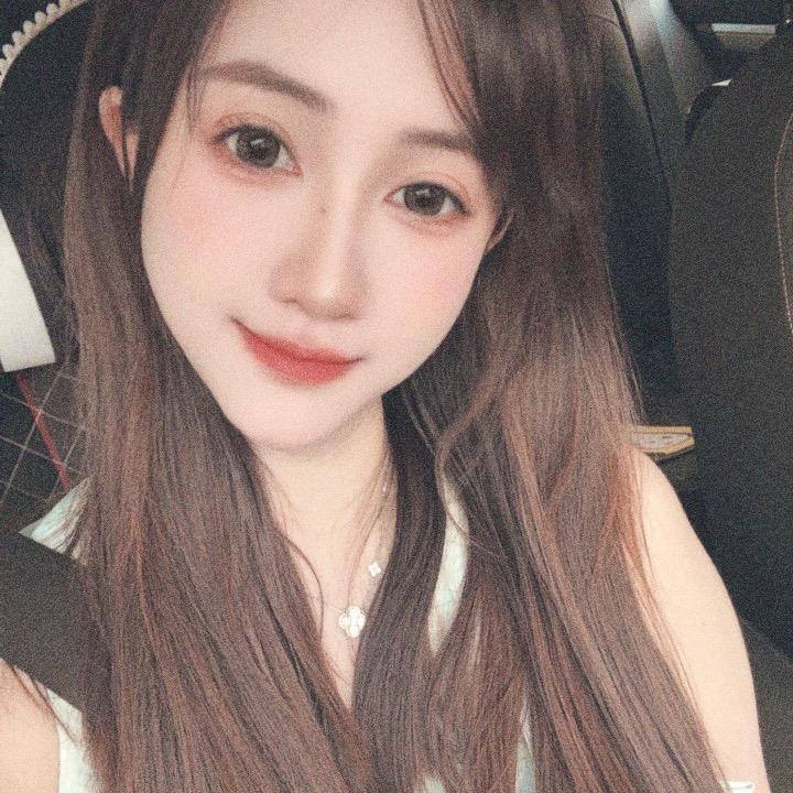 梨梨是我「富婆的小情人」