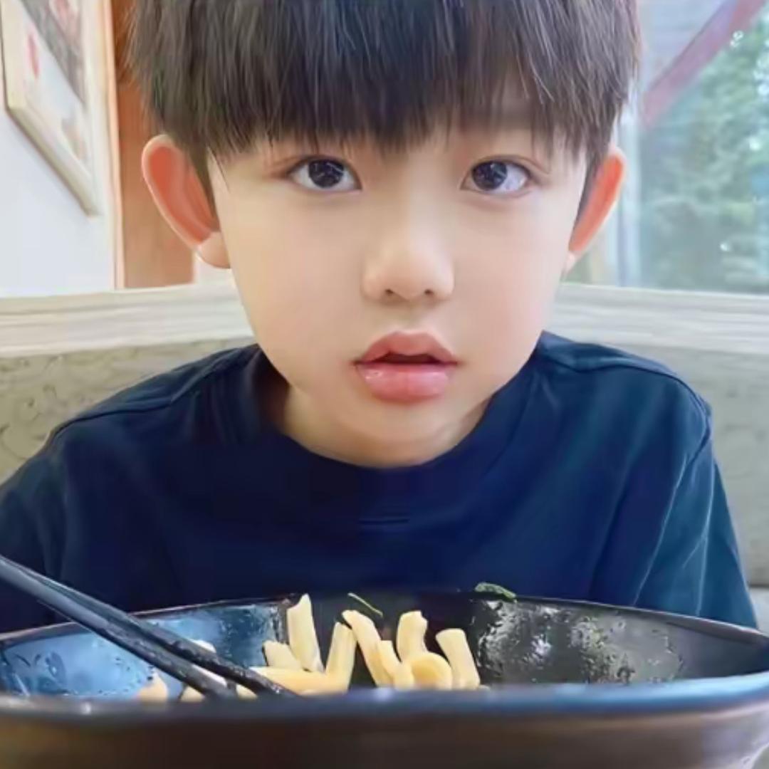 睡醒要亲亲