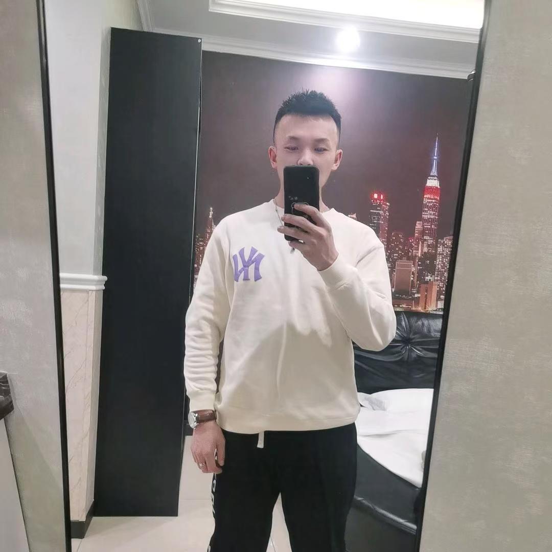 大鹏对球有研究