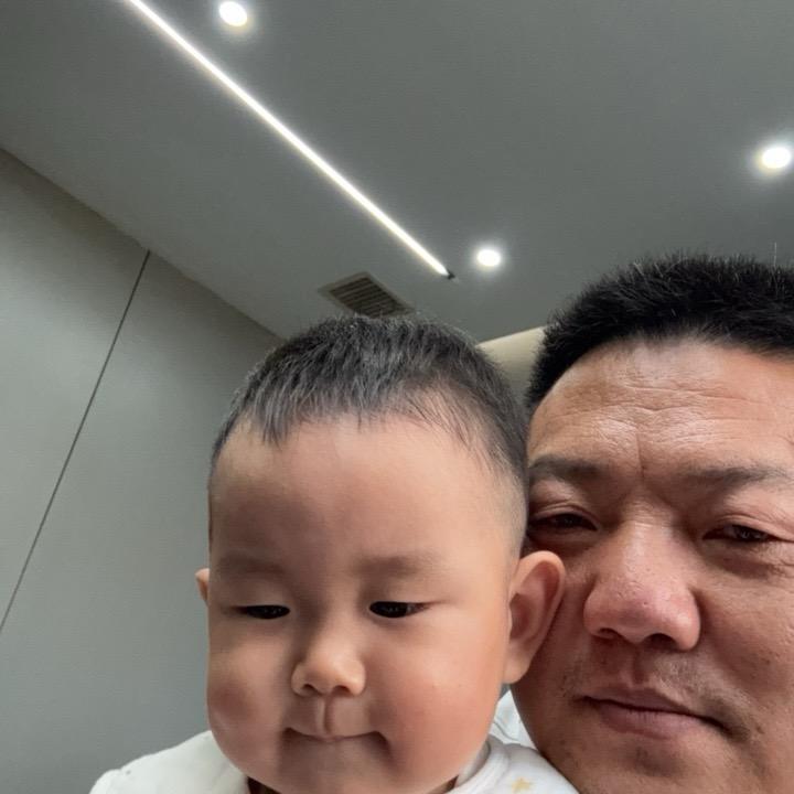帅哥舅舅