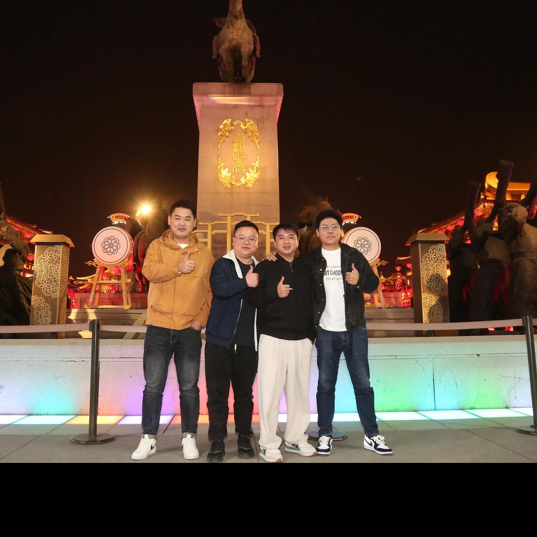 李雄伟
