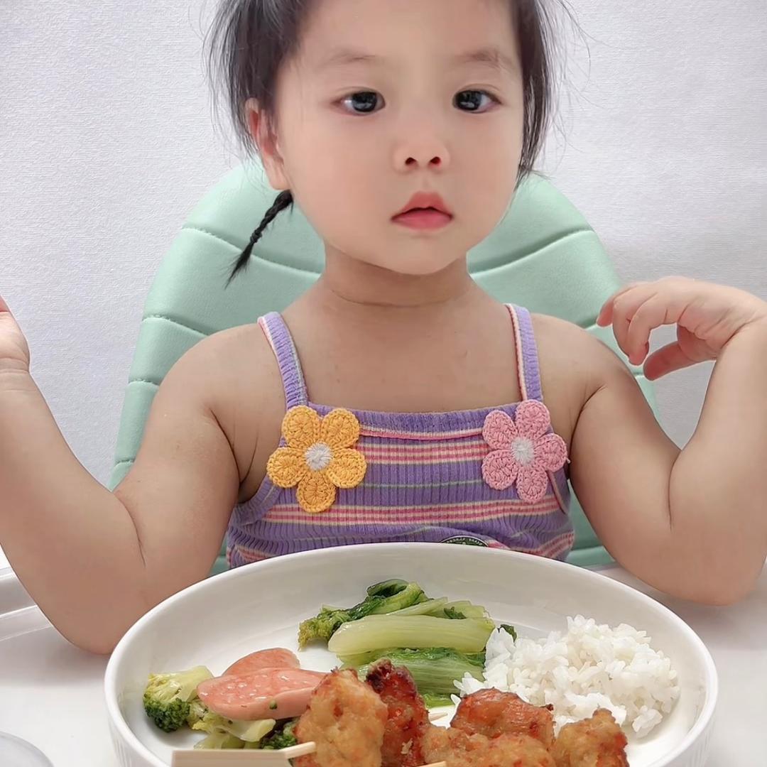 悠悠吃饭啦