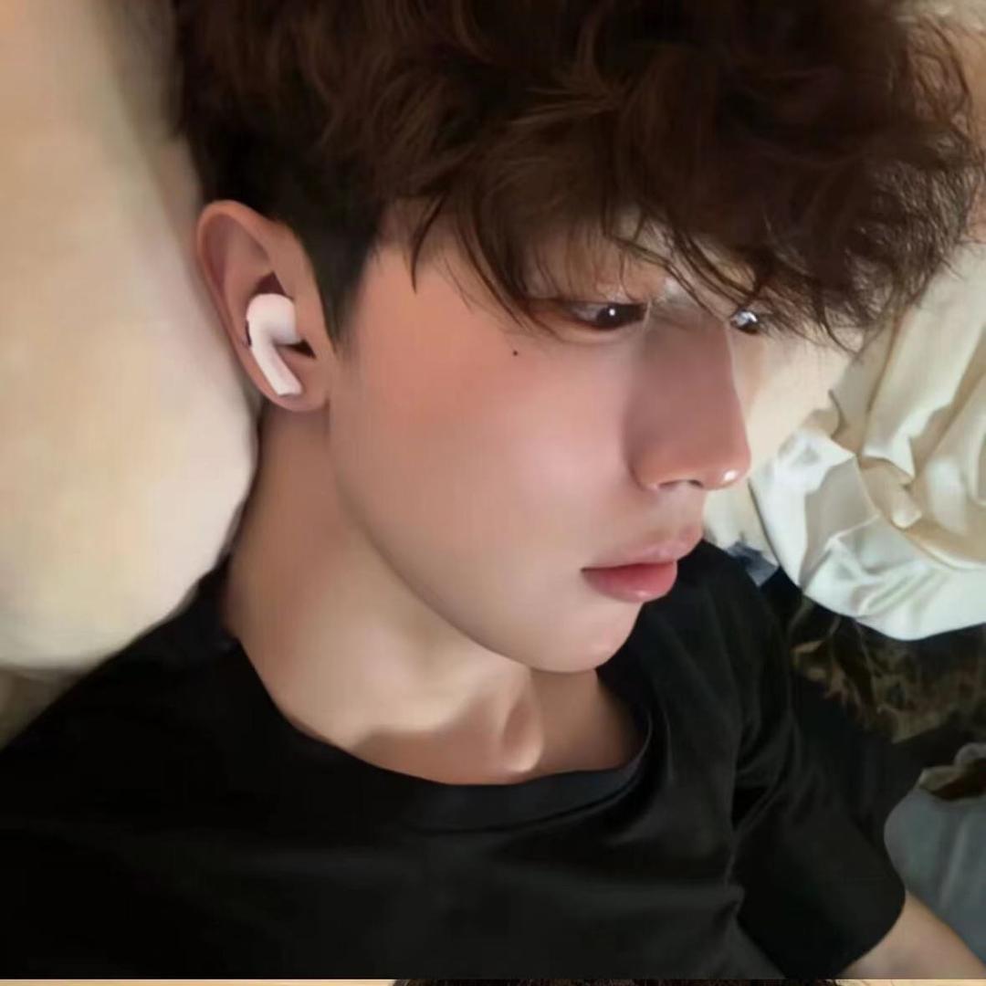 关灯不玩手机了