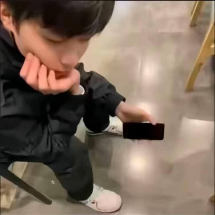 你丑到我了ㅤㅤㅤㅤㅤㅤ