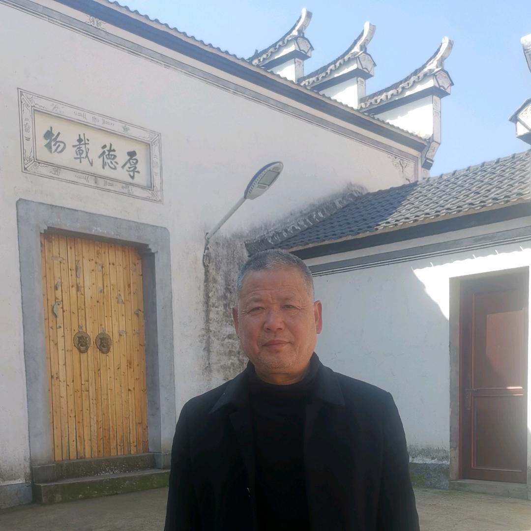 伍锦芳