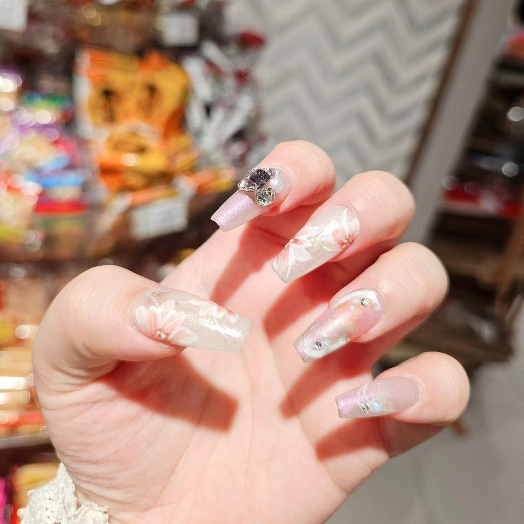 跳舞的鸟穿戴甲