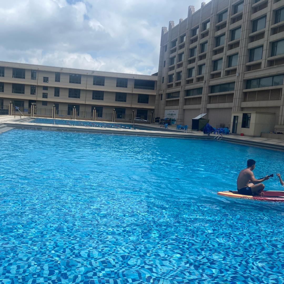 你看，月亮的脸