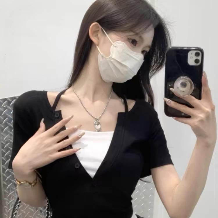 秋芙澜服装有限公司