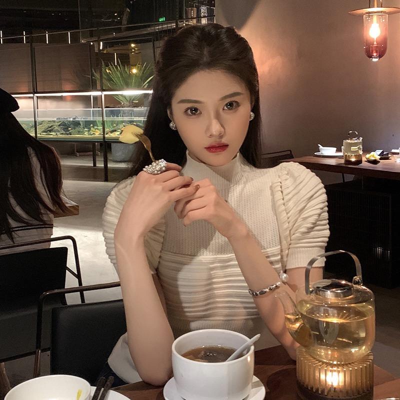 漂亮的小姑凉