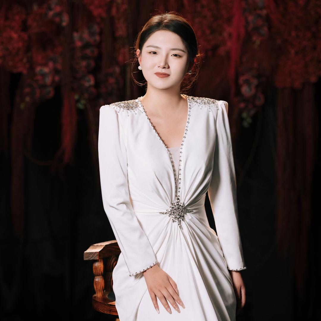 主持人佳薇｜尊尚