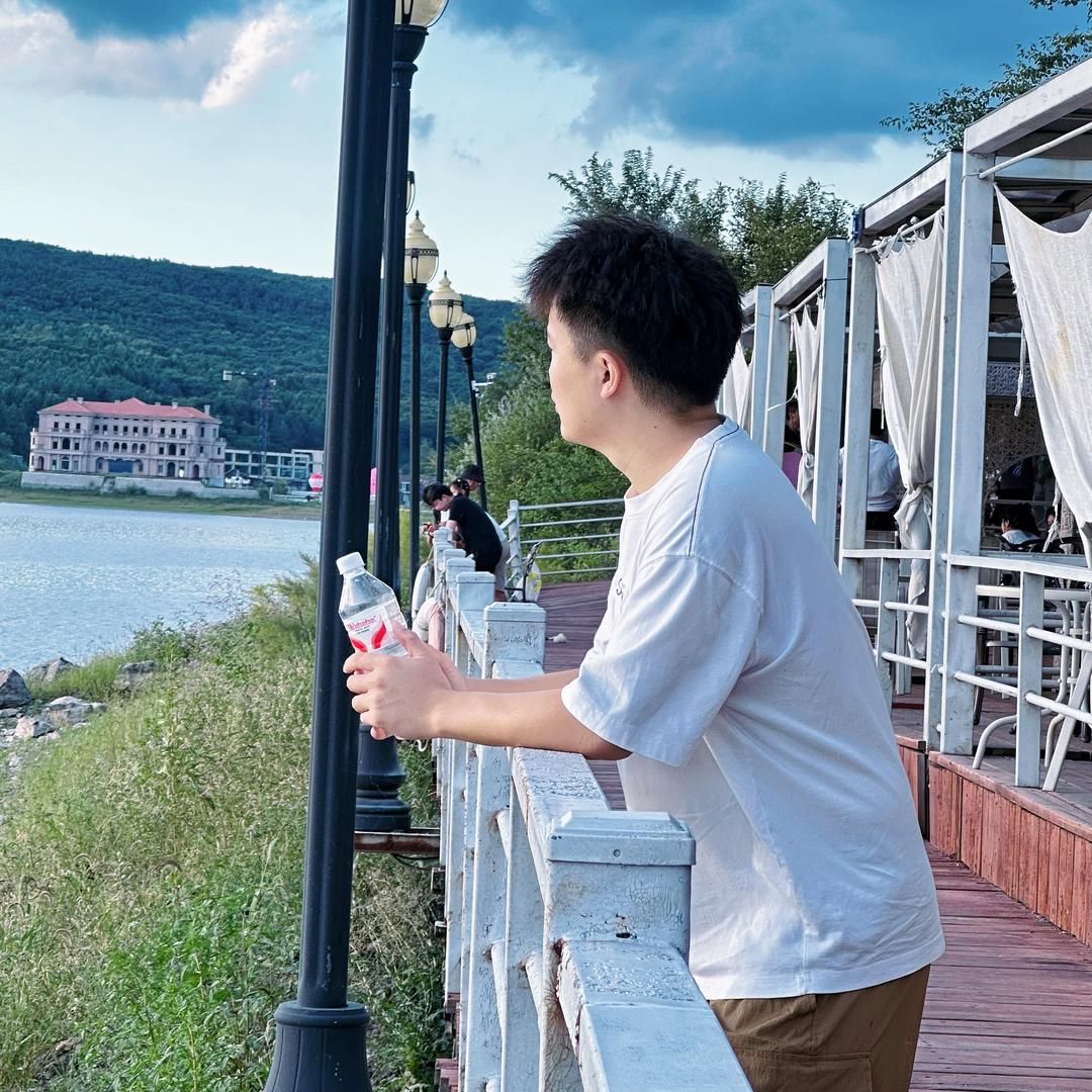 小何同学🇨🇳