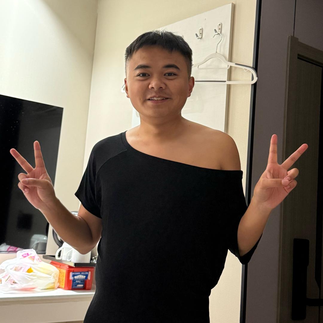 @魏大丹.