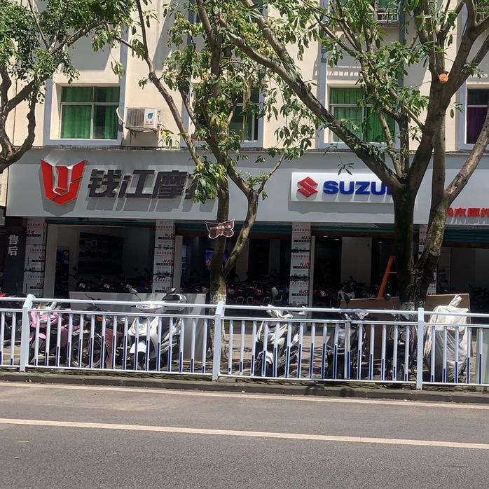 石柱二环路铃木摩托