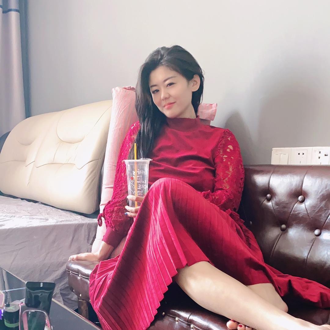 小奶牛🐄赚赚1⃣️（主页小号开播）