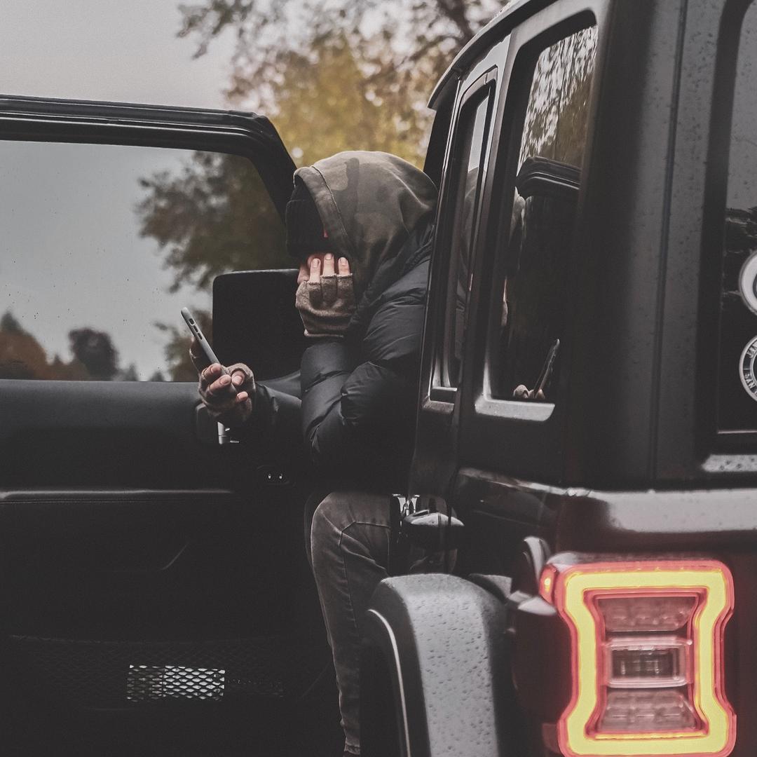 给了生活一巴掌