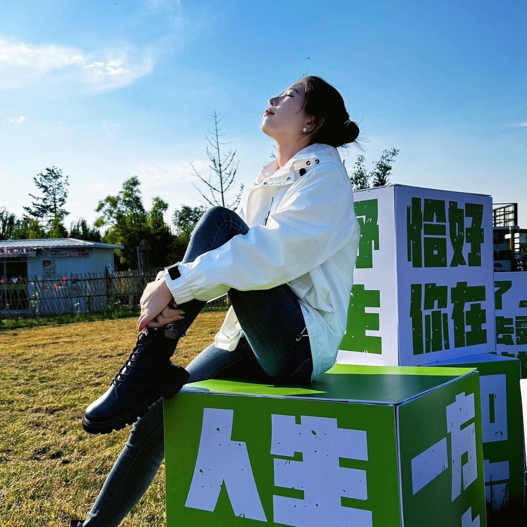 泰山导游小小金