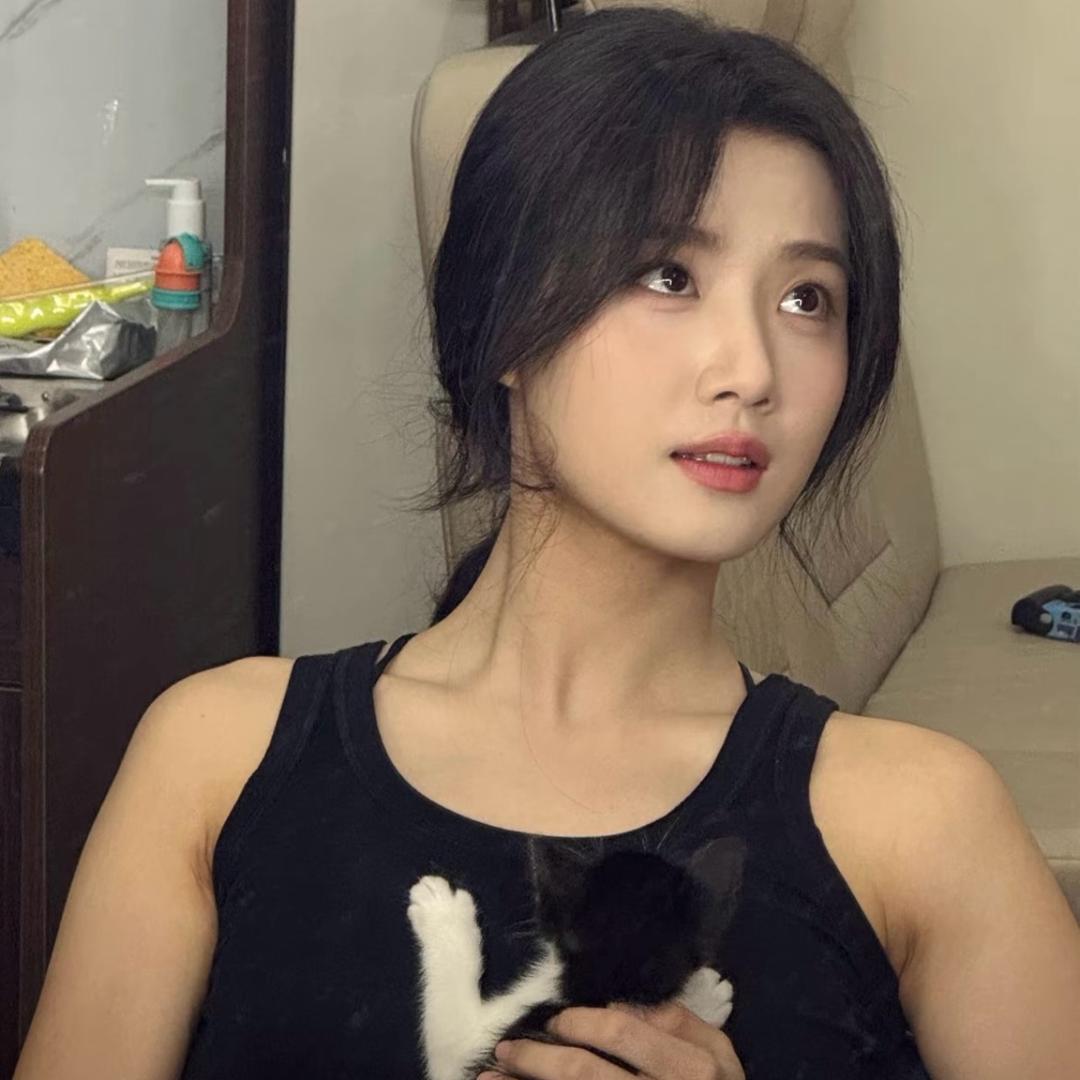 小蕊醒了～