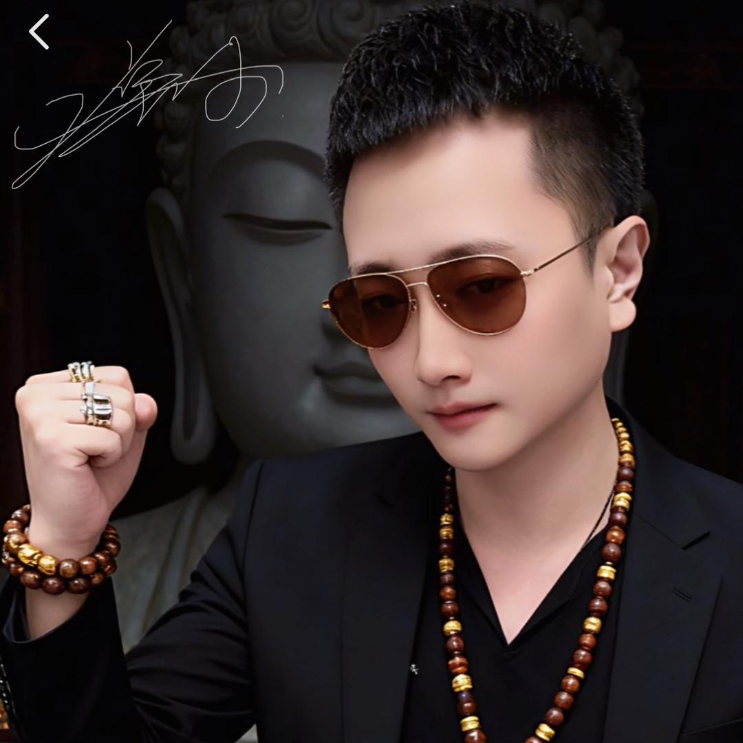 文案、阿健