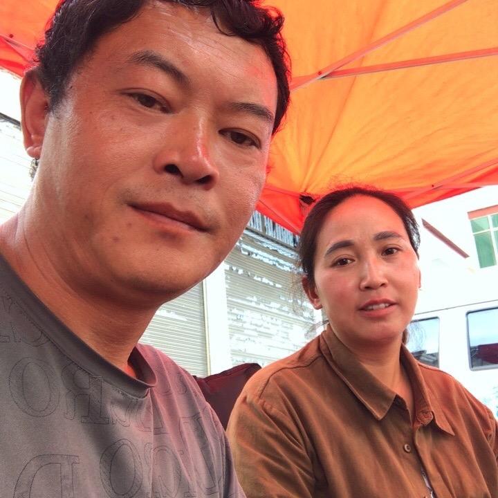地摊黄哥