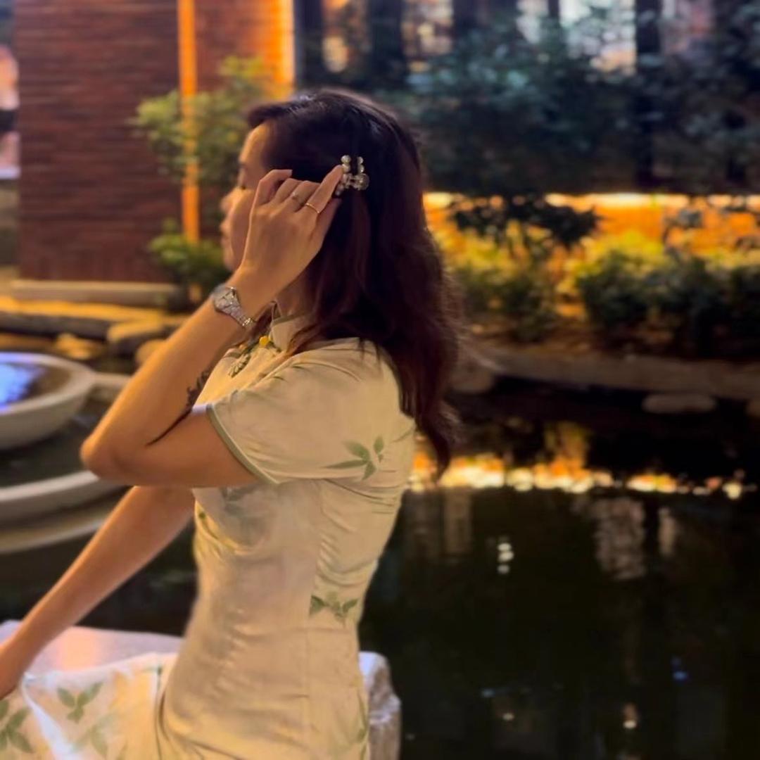 .  木子 夫人