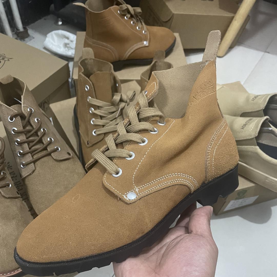 燃虎漯河市边氏电子商务有限公司男鞋专卖店