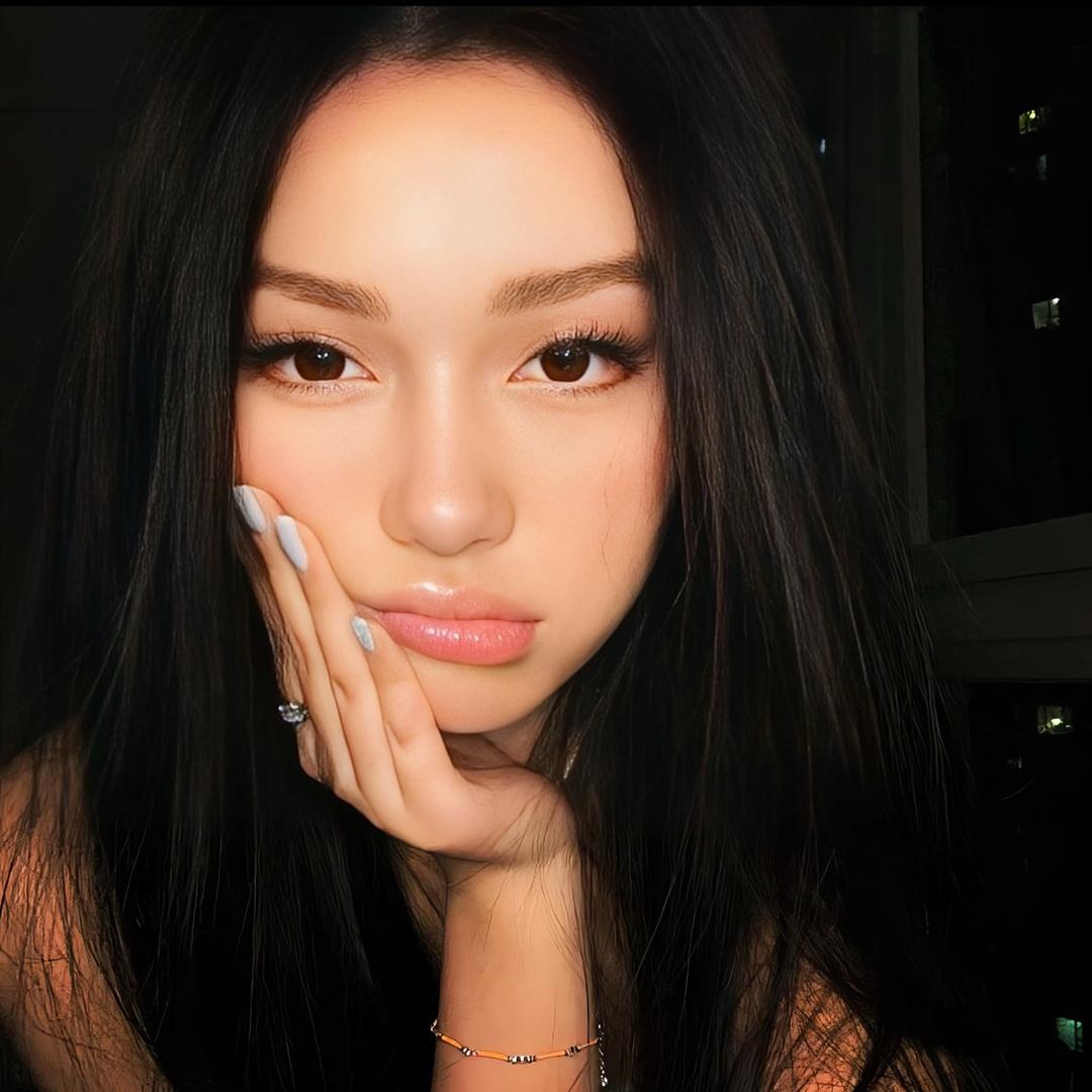 小怡Y.