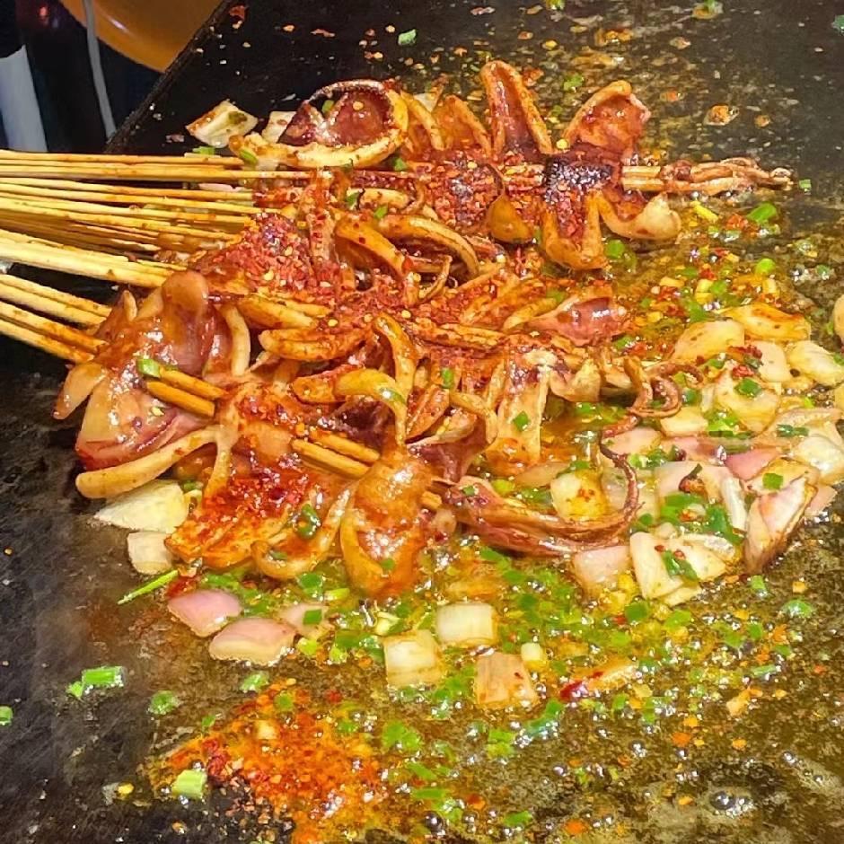 鄂C铁板鱿鱼烧烤