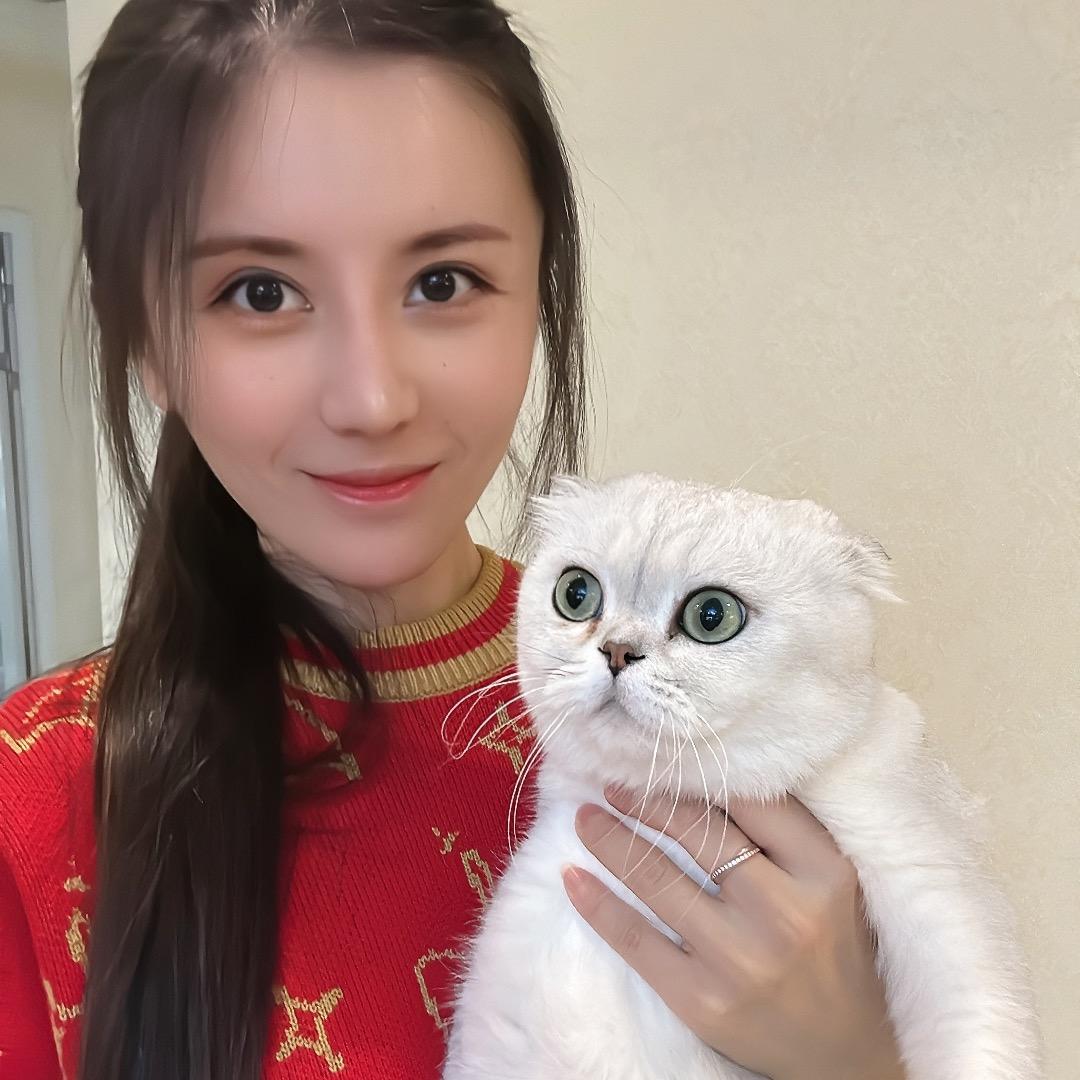 娇小易
