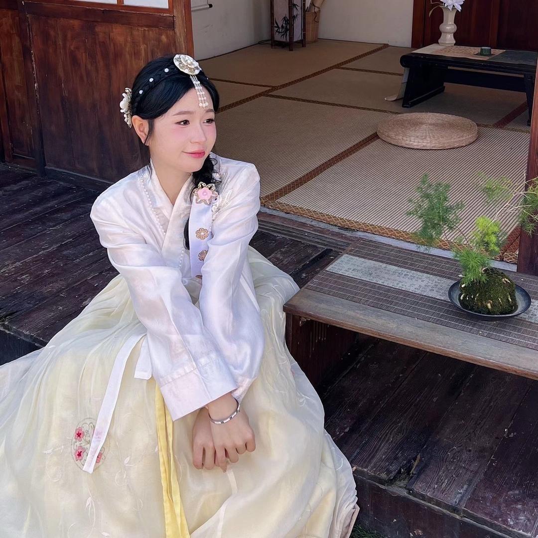 阿喜自制女装